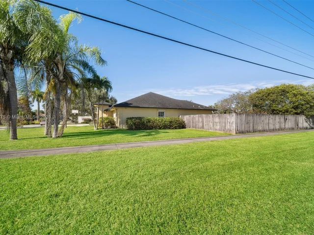 16201 SW 286th St, Homestead FL 33033