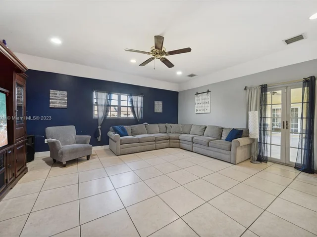 16201 SW 286th St, Homestead FL 33033