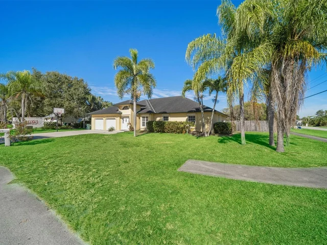 16201 SW 286th St, Homestead FL 33033