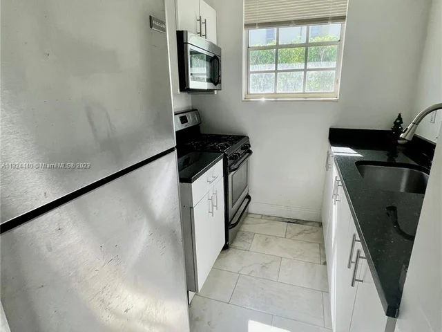 1526 Pennsylvania Ave # 3, Miami Beach FL 33139