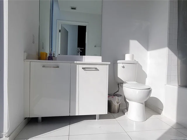 151 SE 1st St # 3211, Miami FL 33131