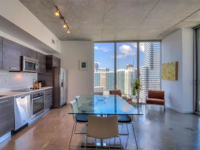 151 SE 1st St # 3211, Miami FL 33131