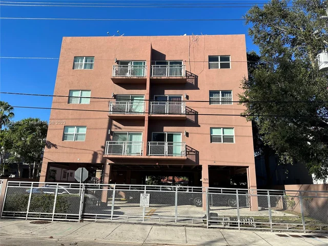 529 NE 62nd St # 204, Miami FL 33138