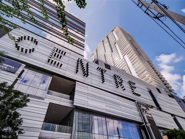 88 SW 7th St # 3003, Miami FL 33130