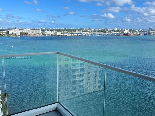 800 Claughton Island Dr # 2001, Miami FL 33131