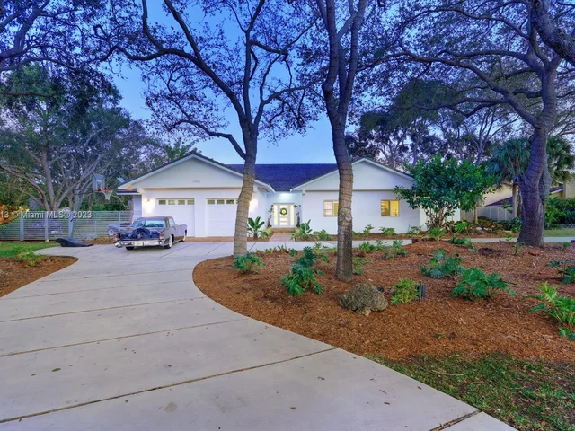 11901 SW 91 Ave, Miami FL 33176