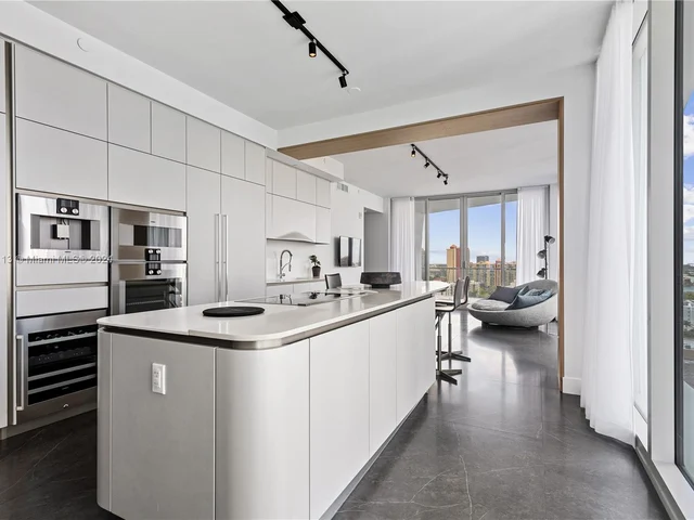 16901 Collins Ave # 1505, Sunny Isles Beach FL 33160