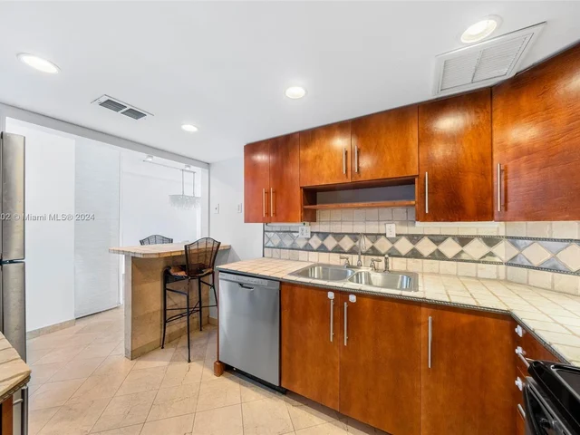 300 Bayview Dr # 1503, Sunny Isles Beach FL 33160