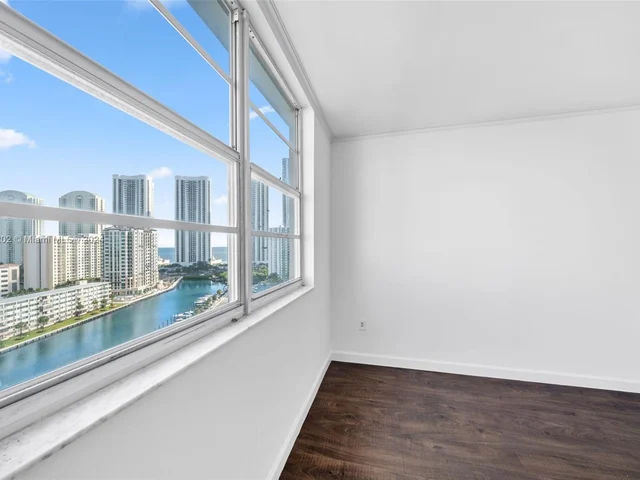 300 Bayview Dr # 1503, Sunny Isles Beach FL 33160