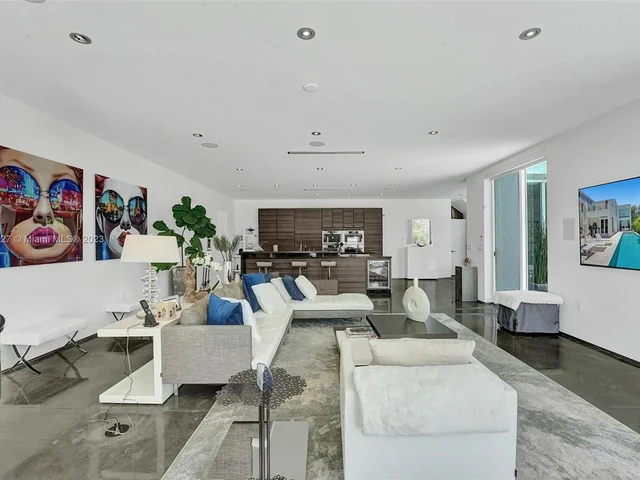 1312 SE 2nd St, Fort Lauderdale FL 33301