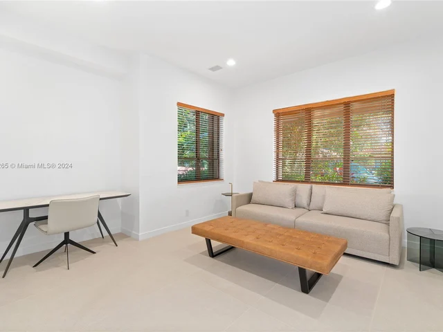 3051 N 35th St, Hollywood FL 33021