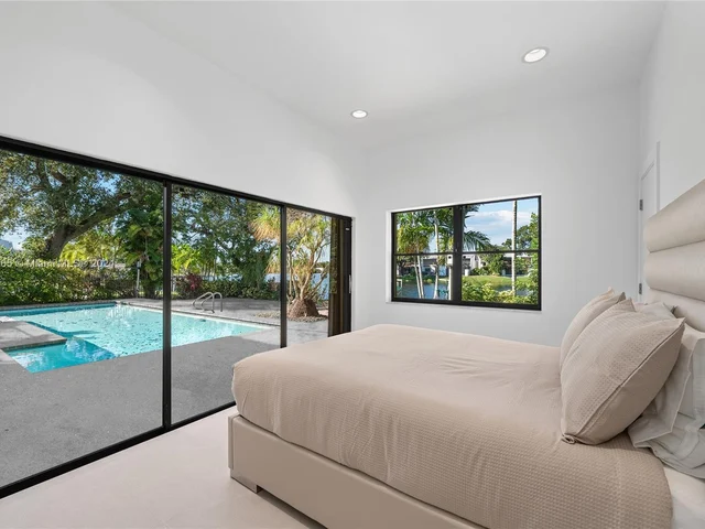 3051 N 35th St, Hollywood FL 33021