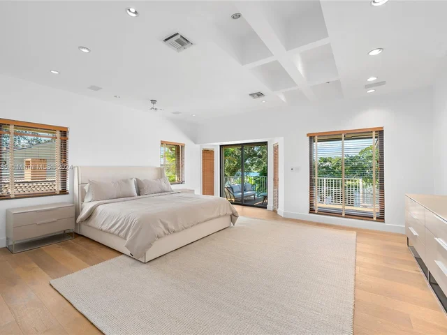 3051 N 35th St, Hollywood FL 33021