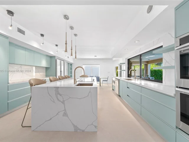 3051 N 35th St, Hollywood FL 33021