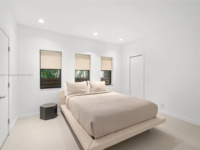 3051 N 35th St, Hollywood FL 33021