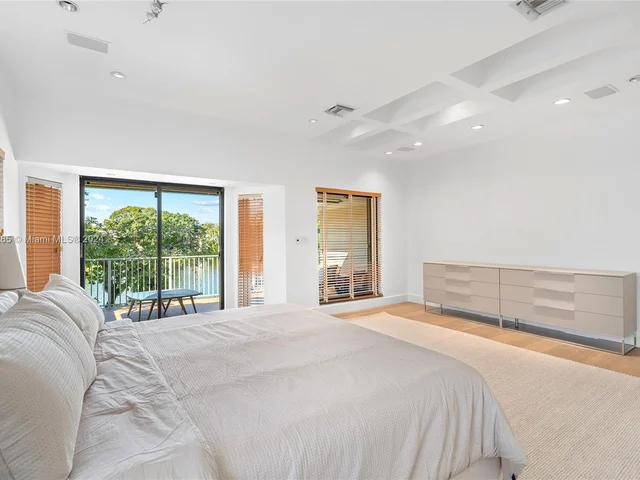 3051 N 35th St, Hollywood FL 33021