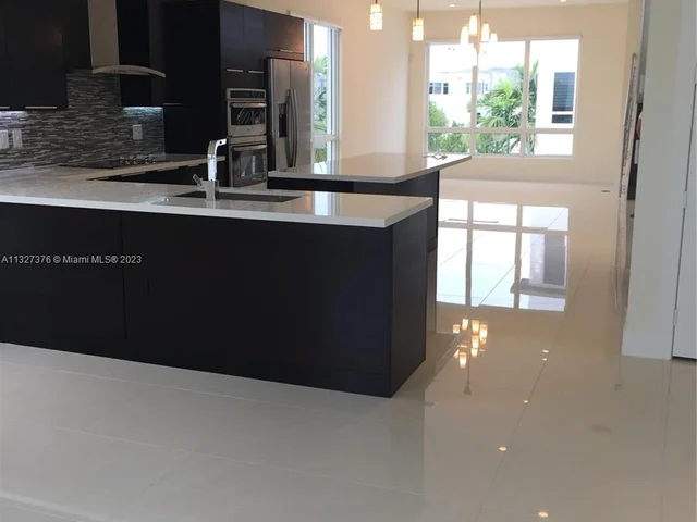 6670 NW 105th Ct # 6670, Doral FL 33178