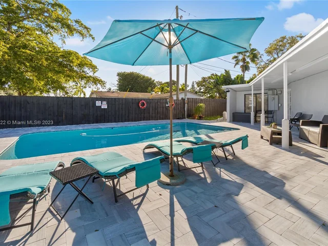 1400 SW 34th Ter, Fort Lauderdale FL 33312