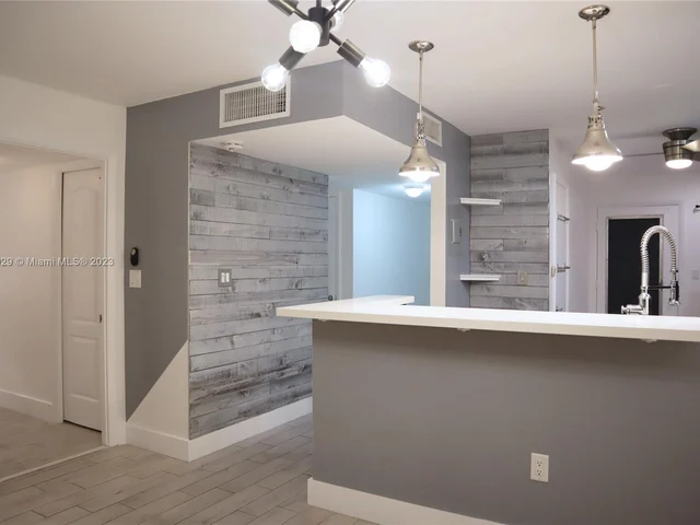 877 NE 195th St # 418, Miami FL 33179