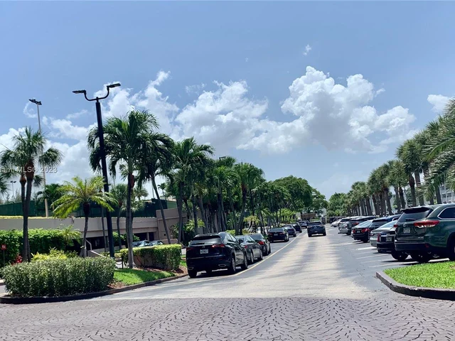 1800 NE 114th St # 2309, Miami FL 33181