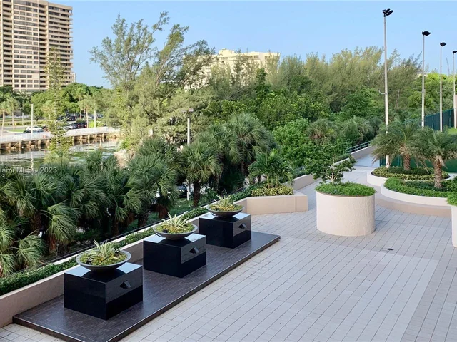 1800 NE 114th St # 2309, Miami FL 33181