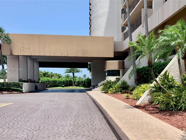 1800 NE 114th St # 2309, Miami FL 33181