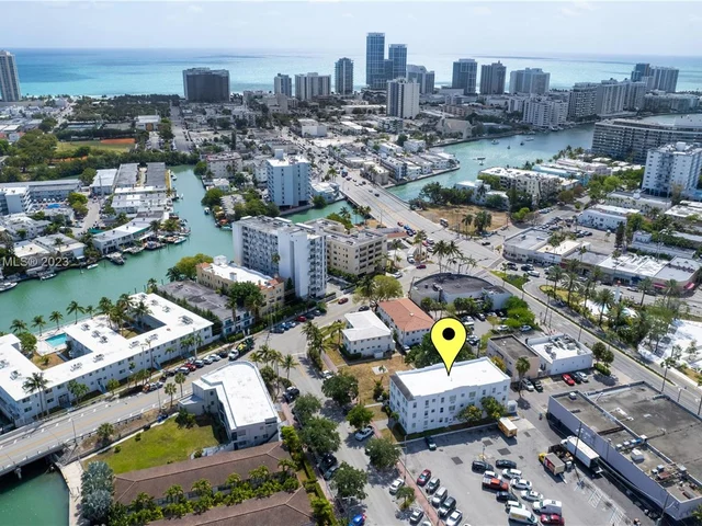 924 Marseille Dr # 32, Miami Beach FL 33141
