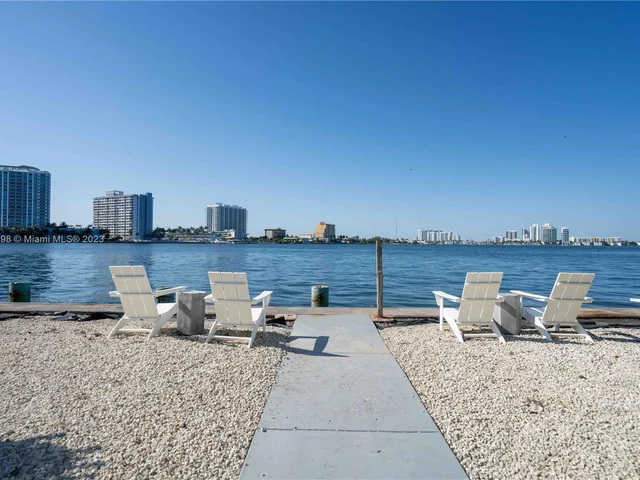 2180 Bay Dr # 2B, Miami Beach FL 33141