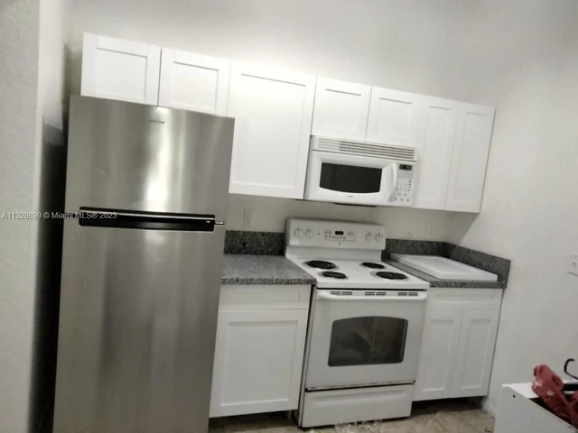 2810 N Oakland Forest Dr # 201, Oakland Park FL 33309