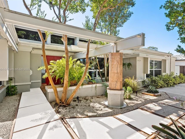 10450 SW 109th St, Miami FL 33176