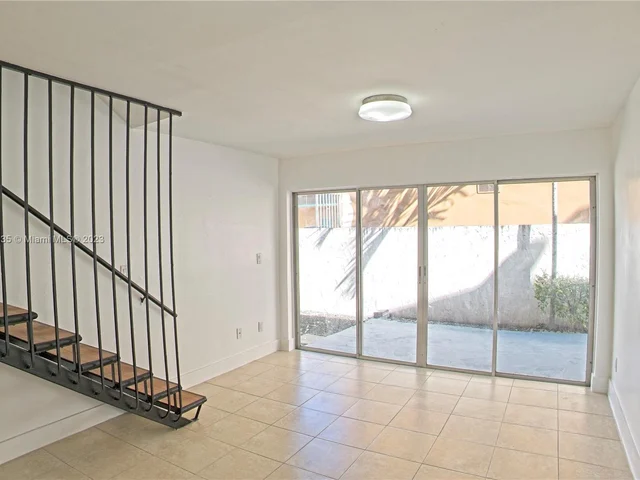 4271 NW 11th St # 5, Miami FL 33126