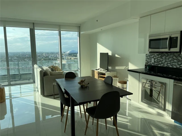 92 SW 3rd St # 2307, Miami FL 33130