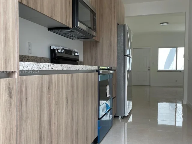 1995 Calais Dr # 5, Miami Beach FL 33141