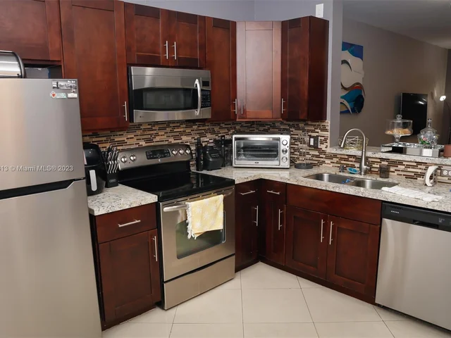 2130 Hacienda Ter # 2130, Weston FL 33327