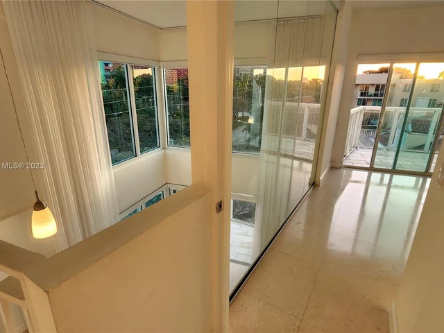 1528 Brickell Ave # 201, Miami FL 33129