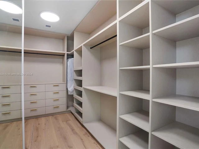 7621 NE 8th Ave, Miami FL 33138