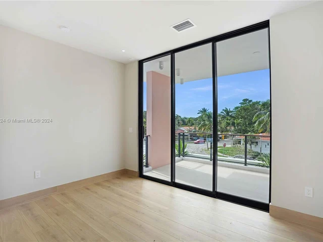 7621 NE 8th Ave, Miami FL 33138