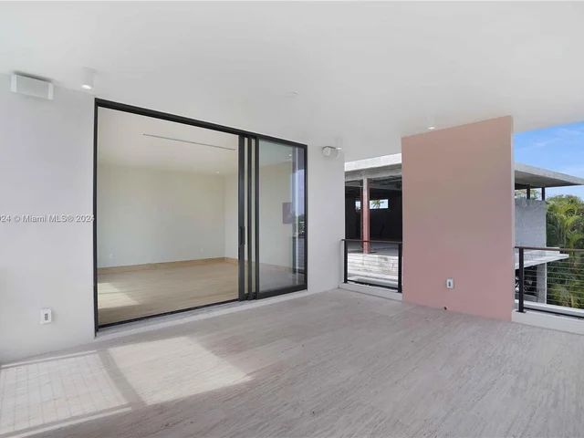 7621 NE 8th Ave, Miami FL 33138