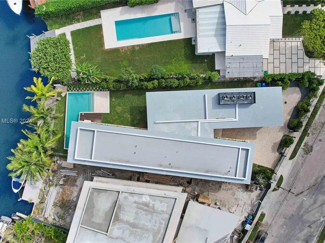 7621 NE 8th Ave, Miami FL 33138