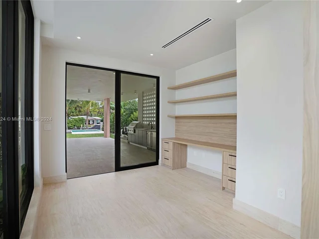 7621 NE 8th Ave, Miami FL 33138