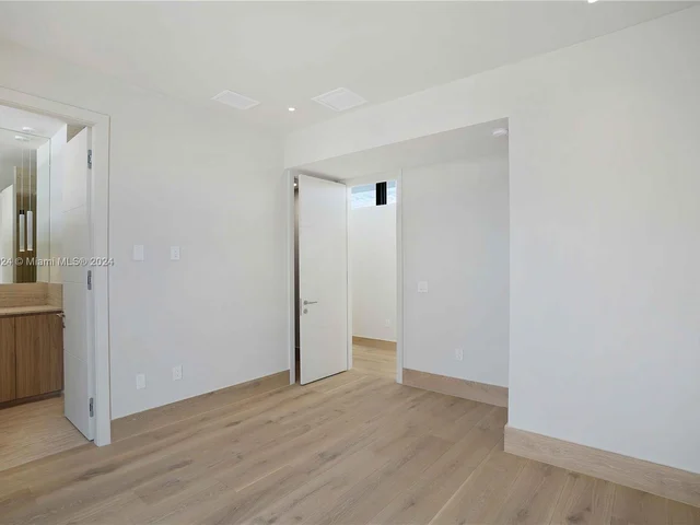 7621 NE 8th Ave, Miami FL 33138