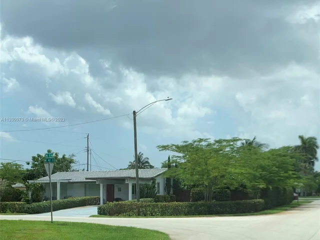 1300 NE 42nd Ct, Oakland Park FL 33334