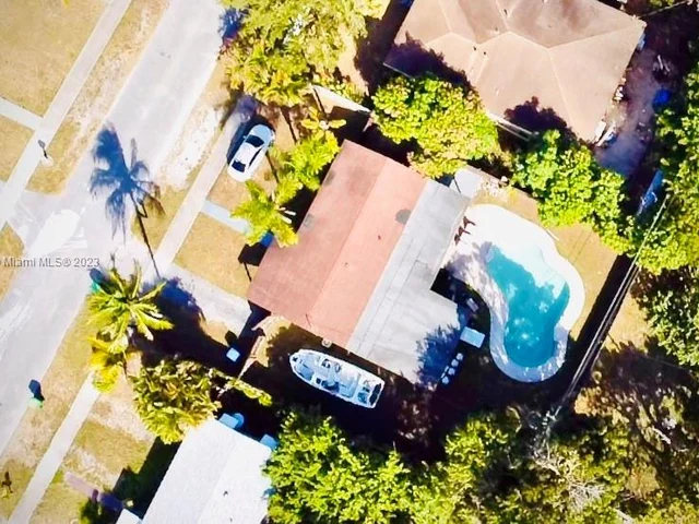 1270 NE 210th Ter, Miami FL 33179