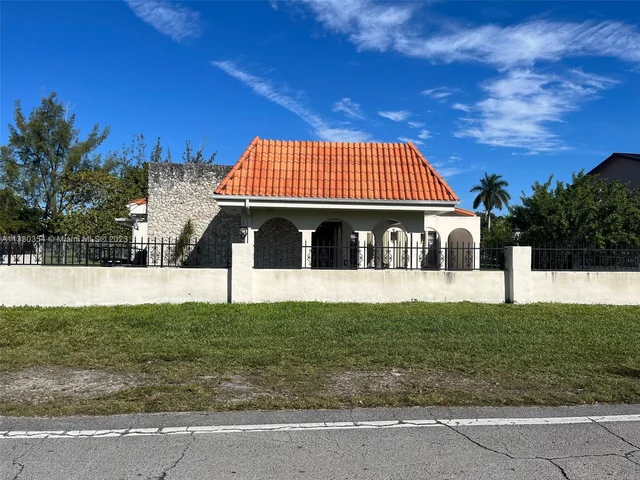 8505 SW 2nd St, Miami FL 33144