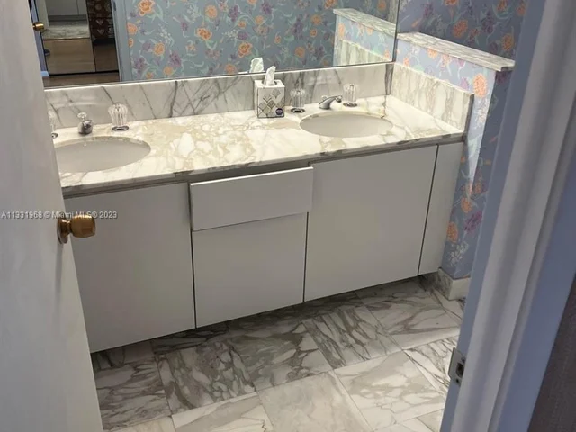 9801 Collins Ave # 17R, Bal Harbour FL 33154