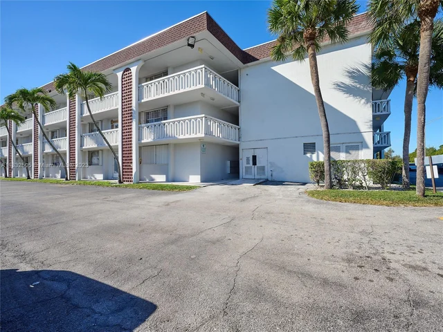 400 SE 10th St # 310, Deerfield Beach FL 33441