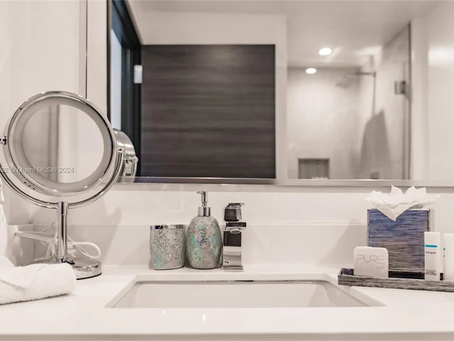 777 N Ocean Dr # N327, Hollywood FL 33019