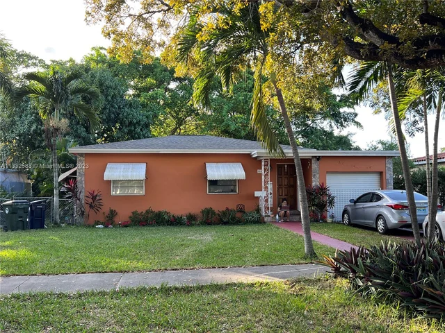 560 Ragan Dr, Miami Springs FL 33166