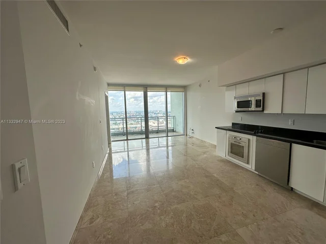 92 SW 3rd St # 2608, Miami FL 33130
