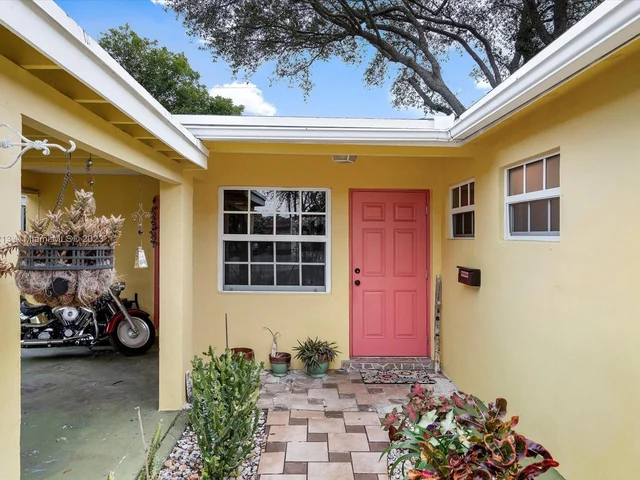 2919 SW 67th Way, Miramar FL 33023